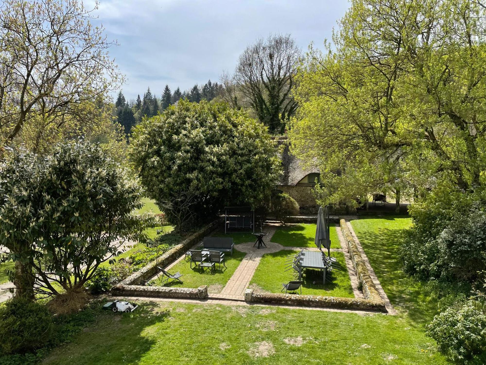 Le Manoir Du Perroy *